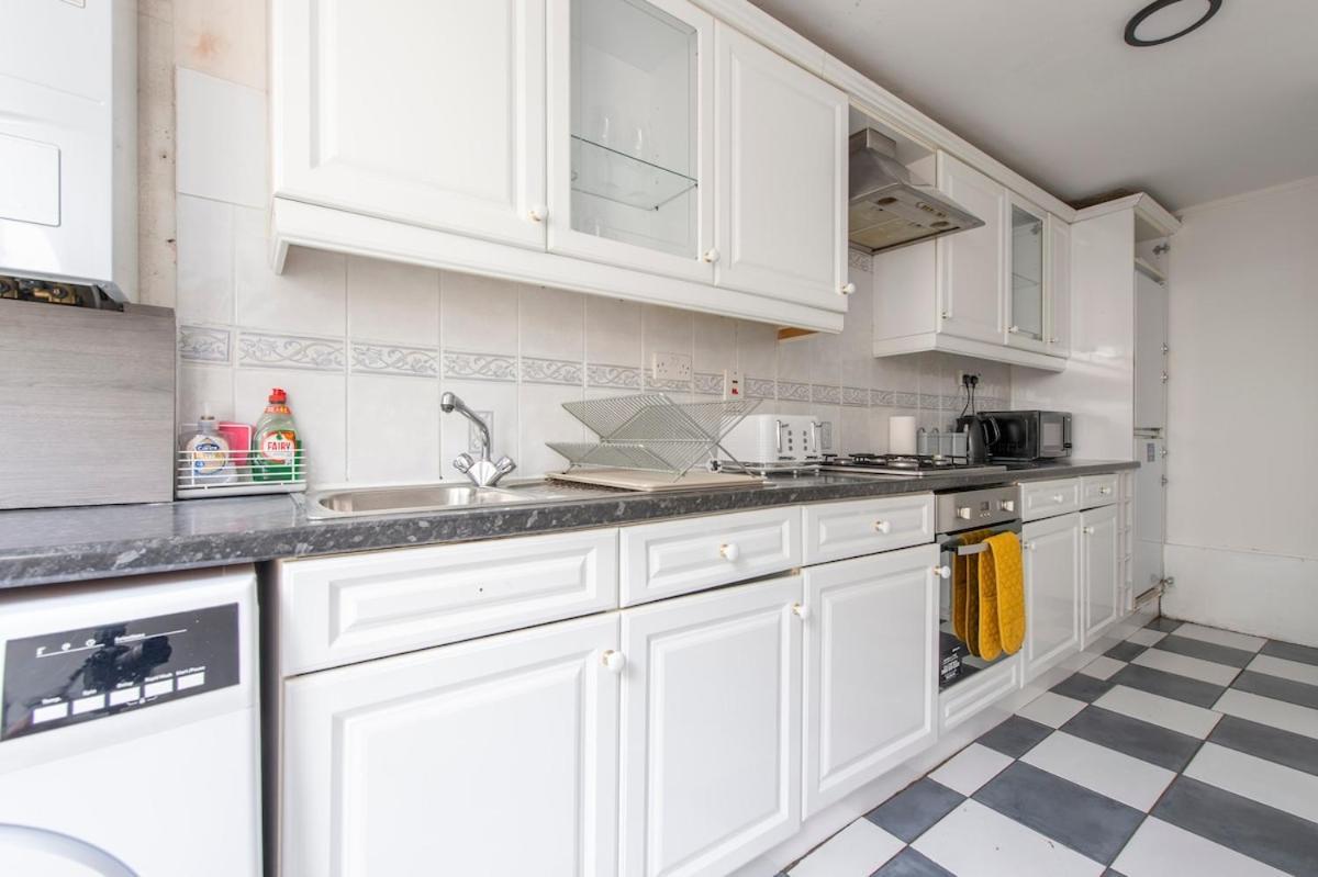 Lovely 2-Bed 20 Mins To Central London Eksteriør bilde